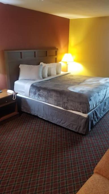 Osu Queen Bed Hotel Room 217 Wi-Fi Stillwater Exterior photo